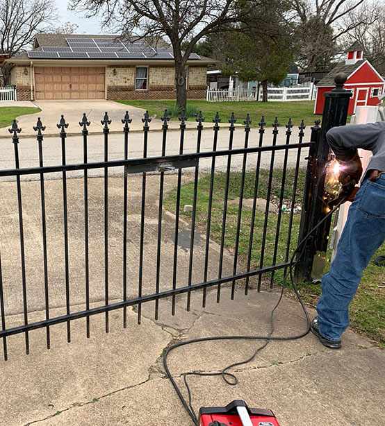 Garage door repair and installation service in dallas